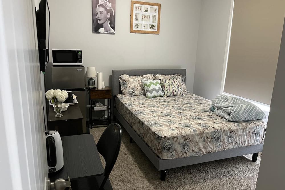 Chestermere Apartment | Spacious & Cozy Private Room in a Family Home with Private Washroom.