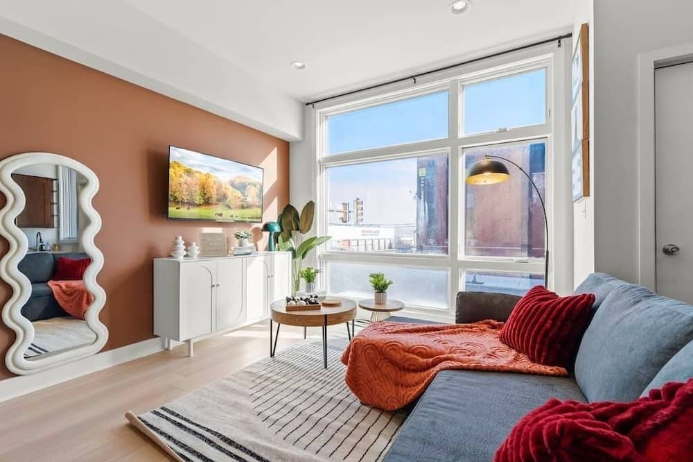 West Poplar House | 4BR - BSL Subway - Steps to Met - Family Friendly