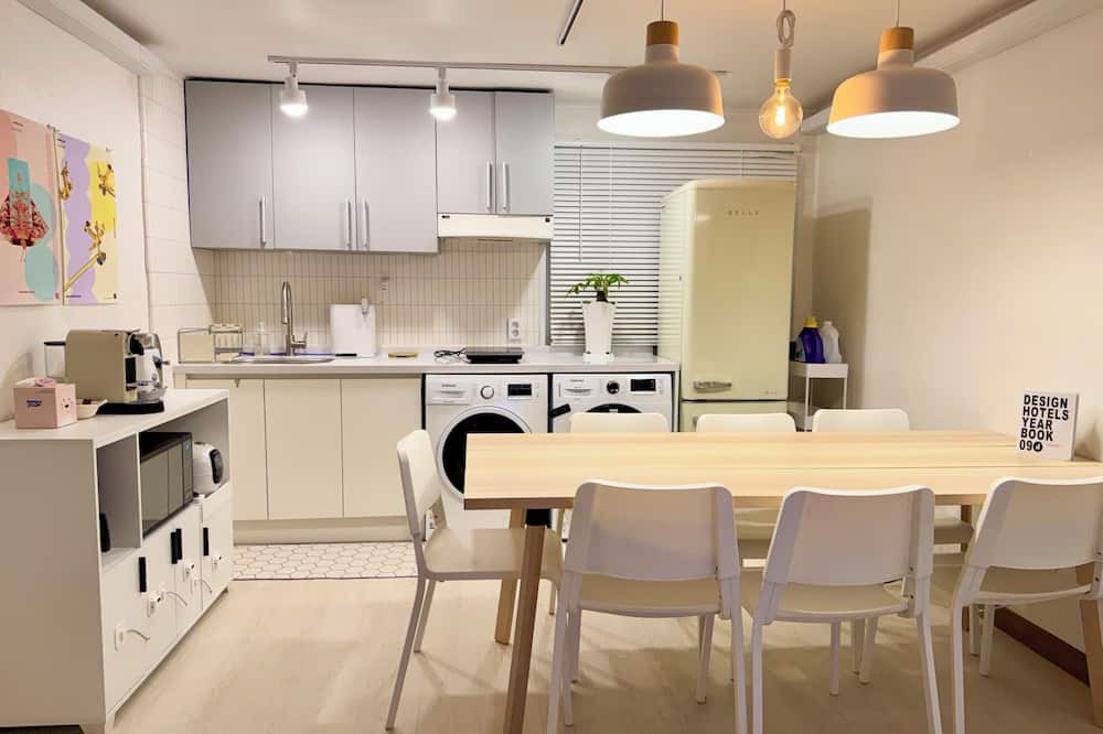 Itaewon Villa | Urban Calm near Itaewon St.｜Free Pickup for Long Stay｜Work & Rest｜2BR, 4 Beds