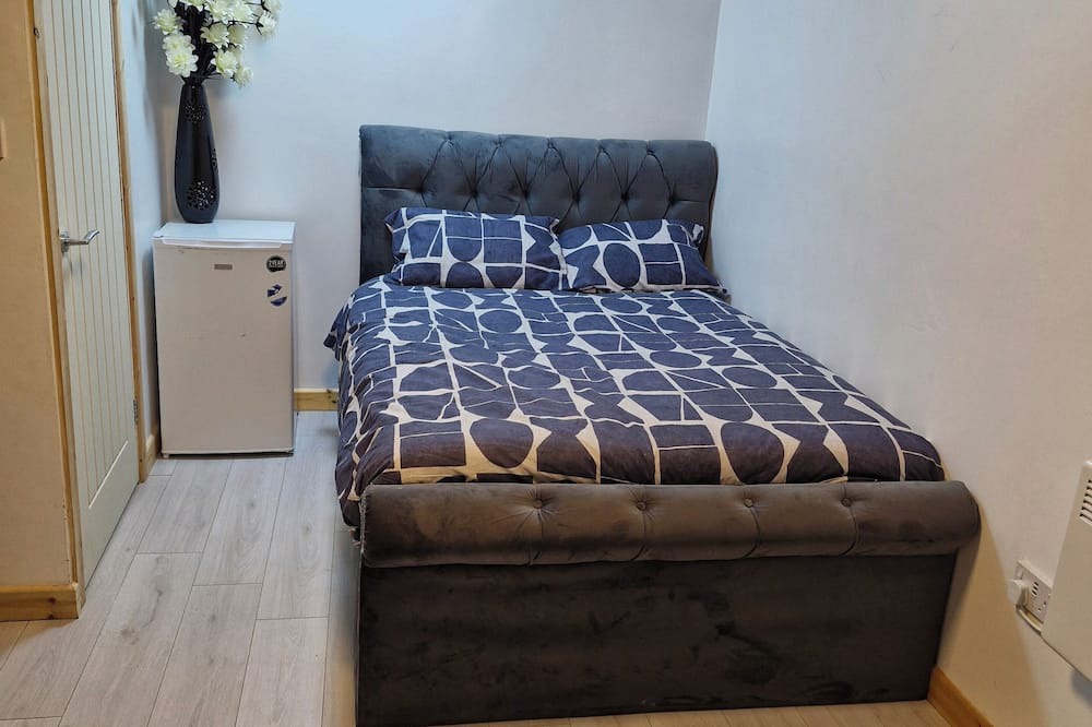 Rochdale House | Guest house Rochdale Greater Manchester. .