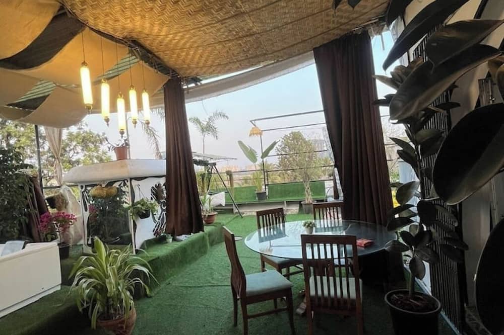 Pune Apartment | 3Bhk Jacuzzi nest with Reverside