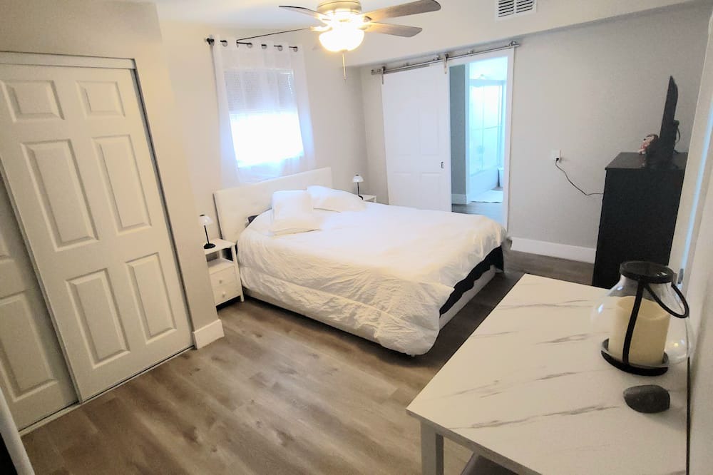 Lakeland Apartment | Charming 1 bed suite with AC and WiFi in Lakeland
