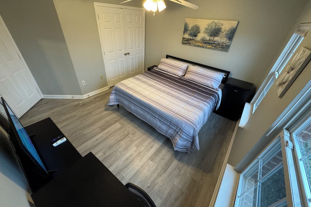 Fort Washington House | Spacious 5-bedroom house with WiFi, AC in charming Fort Washington