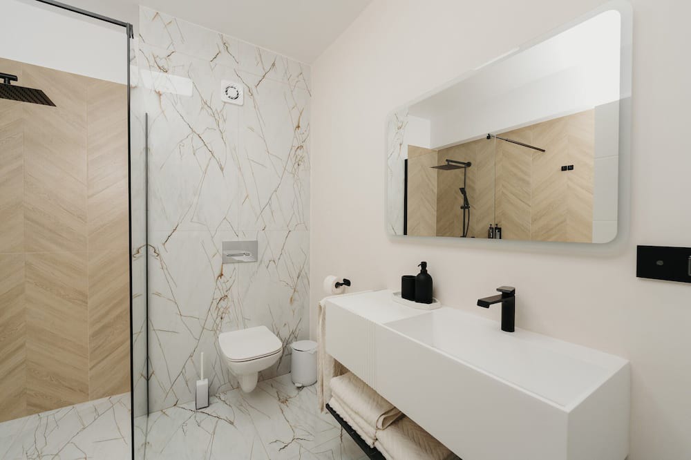 Livezeni Apartment | Charming 2-bedroom apartment with AC, WiFi in enchanting Livezeni