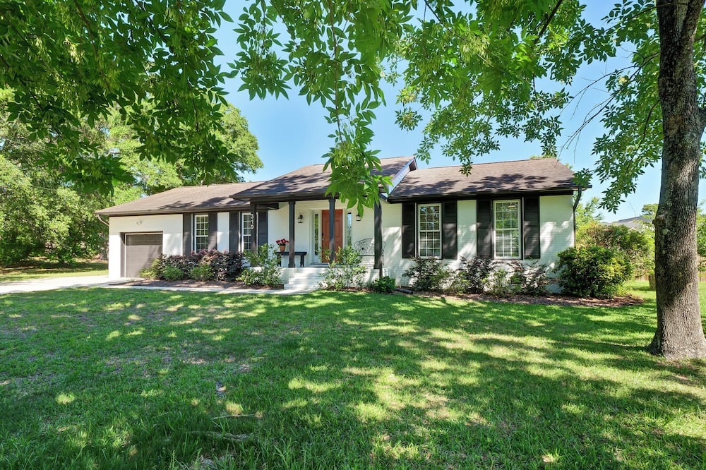 Wilmington House | Charming 3-bedroom, centrally located in wonderful Wilmington & in-ground pool!