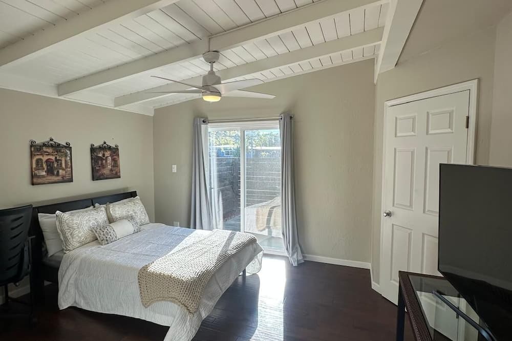 Davis House | Charming 3-bedroom house with AC, WiFi near downtown Davis