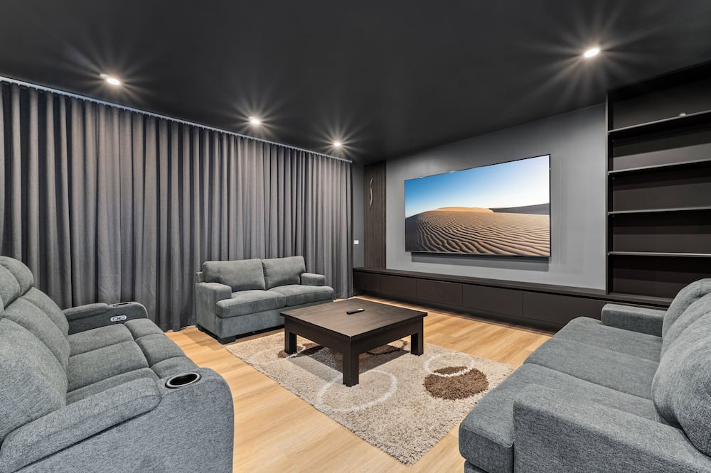Lorne House | Panoramic Delight