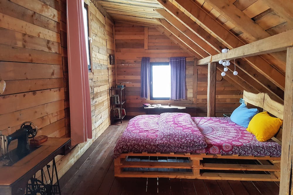 Beocin Cabin | Boho eco cabin in the woods on Fruška gora