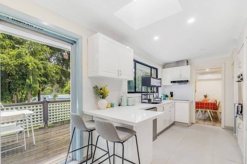 Castle Hill House | Charming 4-bedroom house with AC, WiFi in tranquil Castle Hill