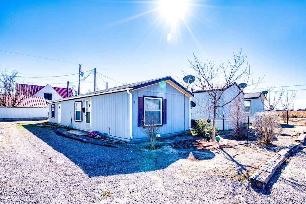 Pecos House | Cozy 2-bedroom mobile home in charming Pecos with AC