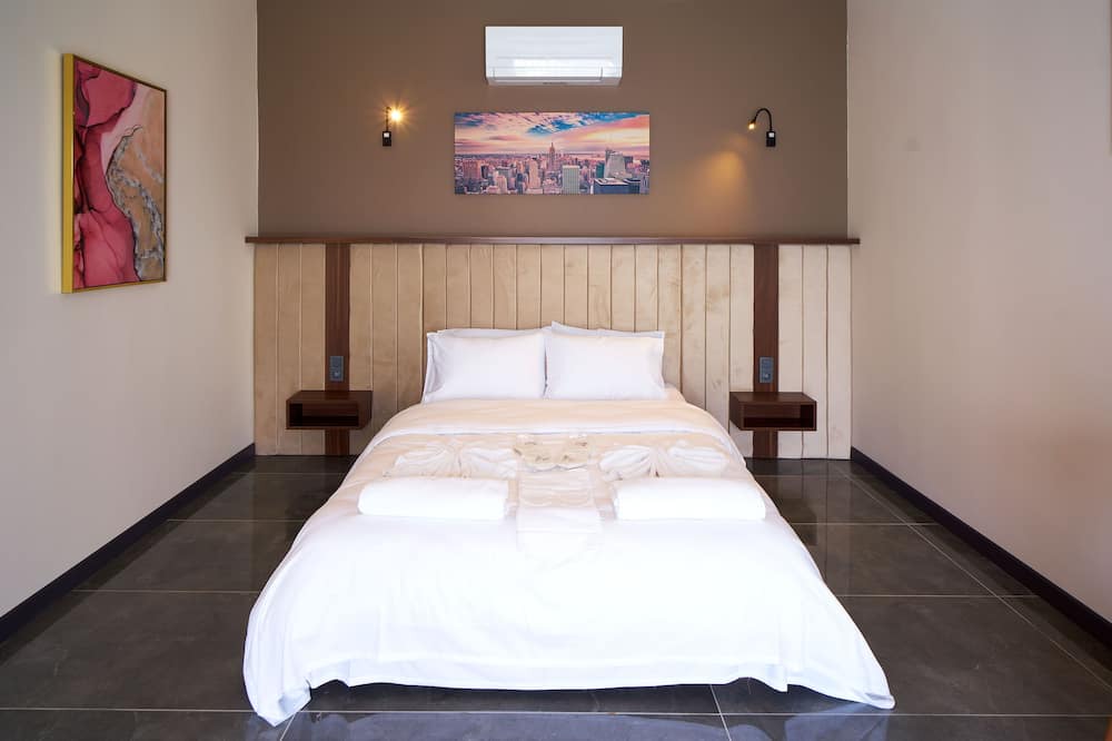 Masukiye House | 1+1 Private Pool-Lake View-Fireplace Bungalow for 3 People in Kartepe Maşukiye
