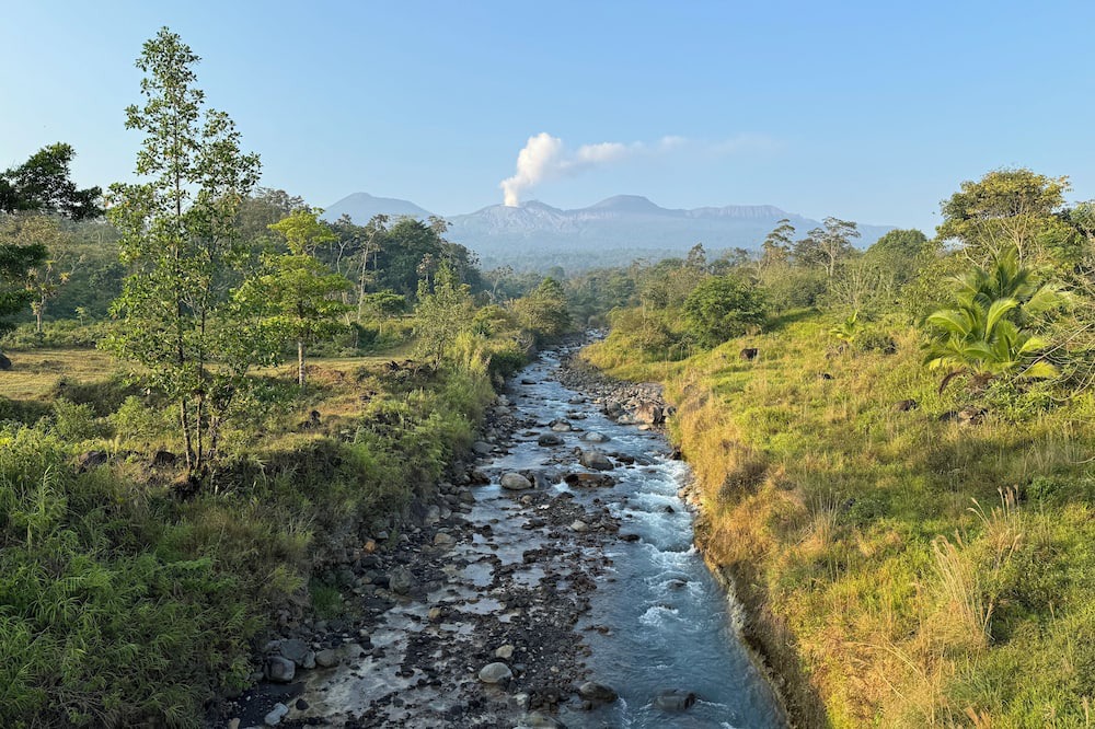 Guayabo House | Nestled at the base of Rincon de la Vieja Volcano and bordering the Rio Celeste.
