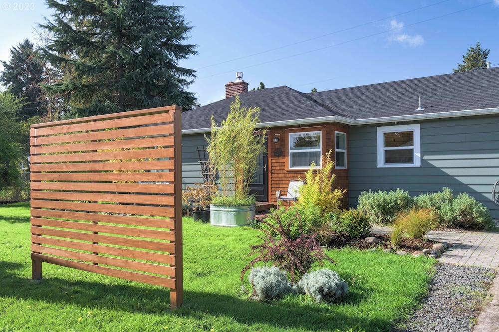Eugene House | Cheerful 2 Bedroom, 2 Bath Home with Hot Tub