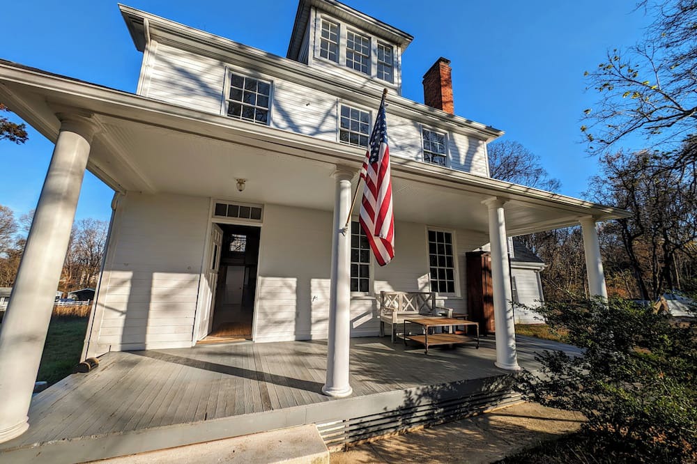 Croom Other | Historic Farmhouse 30 minutes to DC/Annapolis. 4BR Large and Inviting, Zipline