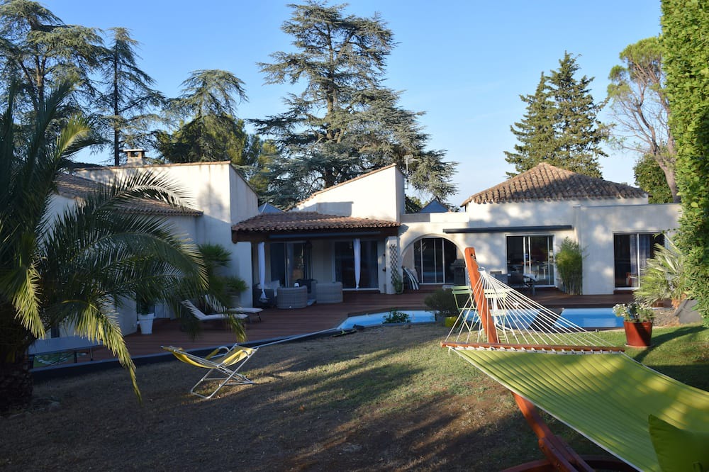 Kennedy Villa | A corner of nature near the Roman city center