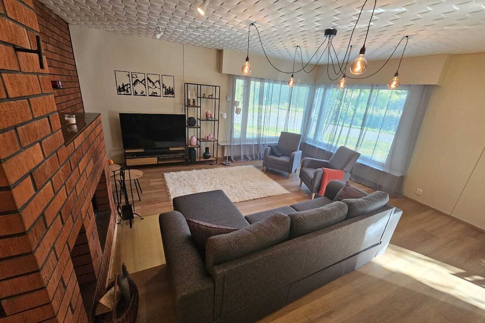 Mikkeli House | House in Haukivuori center with WiFi . Center – Walk to Lake, Restaurant & More