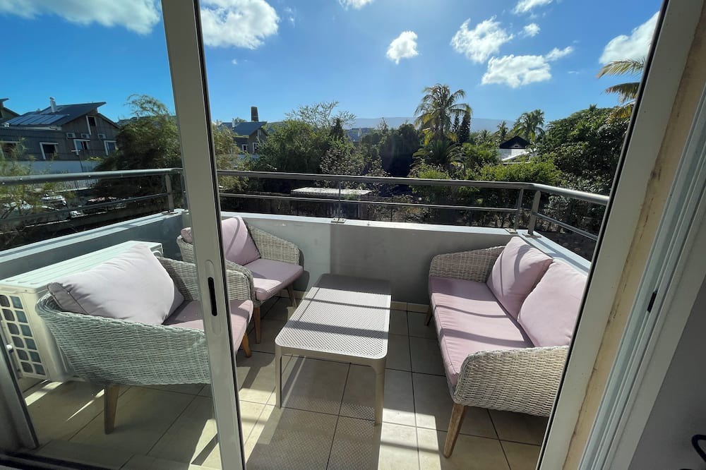Grand Fond Apartment | Large Studio in saint Gilles les Bains Fully equipped, private parking.