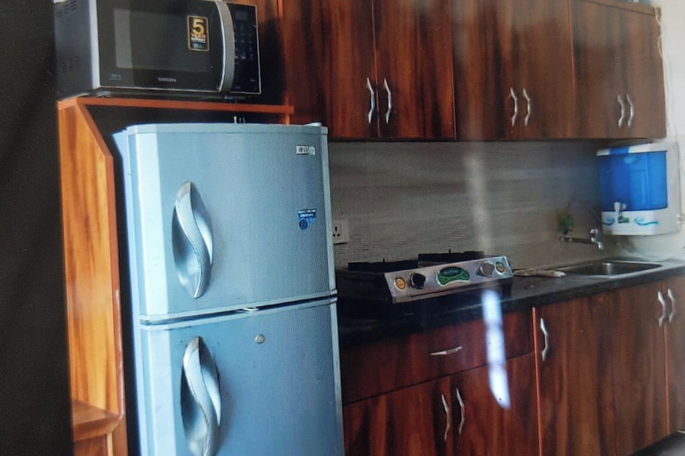 Greater Noida Apartment | Soothing apartment with AC in Greater Noida, apartment with all luxury amenities