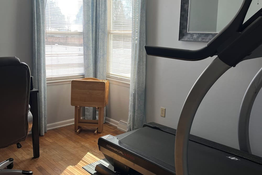 South Glens Falls House | Summer oasis minutes to Saratoga and Lake George!