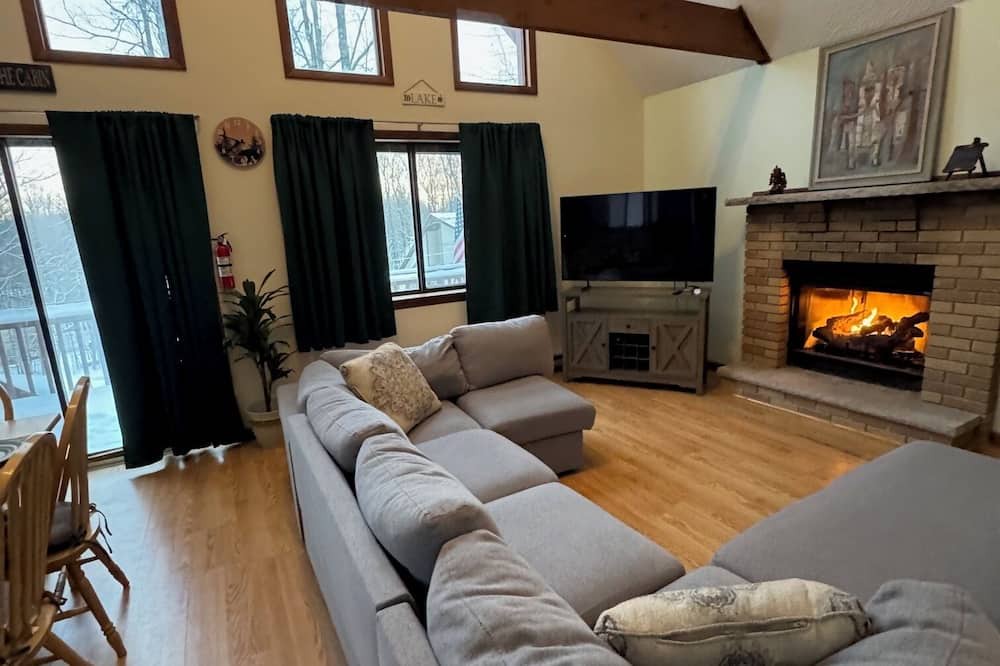 Hamlin Ski Chalet | The Notch - Lake, pools, golf, Ski Hill, and more