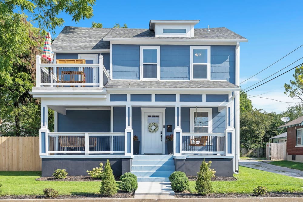 Midtown House | NEW The Wild Rose - Cozy and Bright IG Worthy
