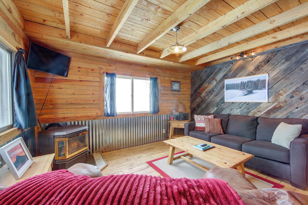 Lake Agnes Cabin | Hike, Ride & Boat: Rustic Retreat Near Steamboat