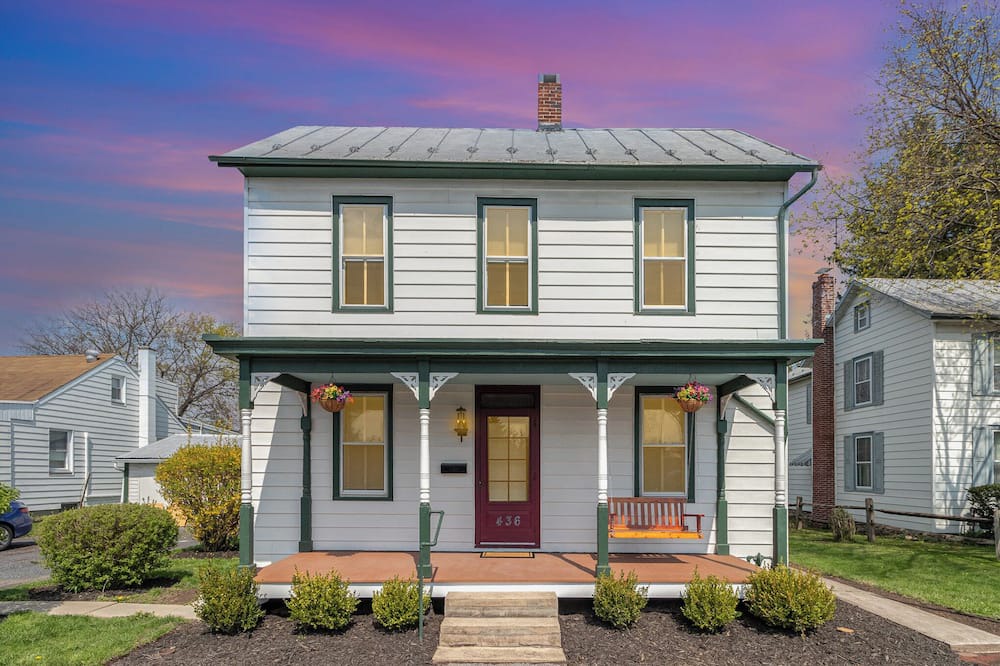 Gettysburg House | Historic 4-bedroom house in Gettysburg with AC, WiFi, walk to sites