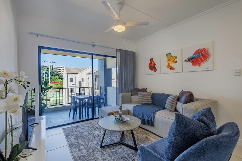 Umhlali Apartment | Modern 2BR in Ballito Village |Inverter | Sleeps 4