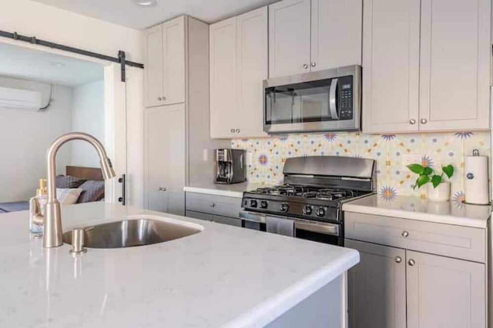 Cal Heights House | Light & Bright, Centrally Located Casita/Apartment