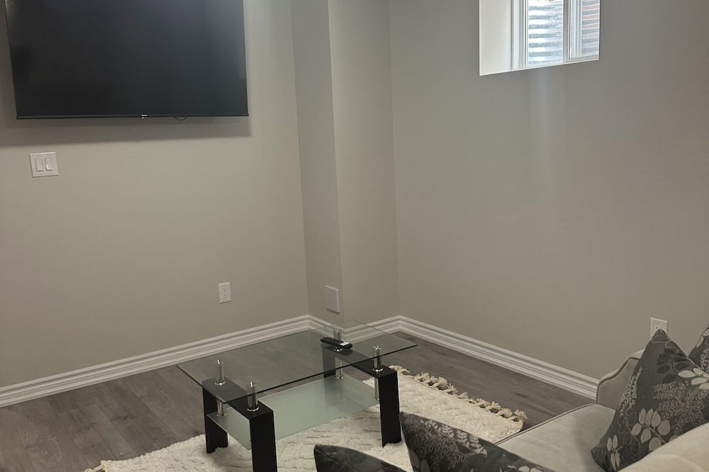 Durham Region Apartment | Beautiful 2 bedroom basement apartment with separate entrance