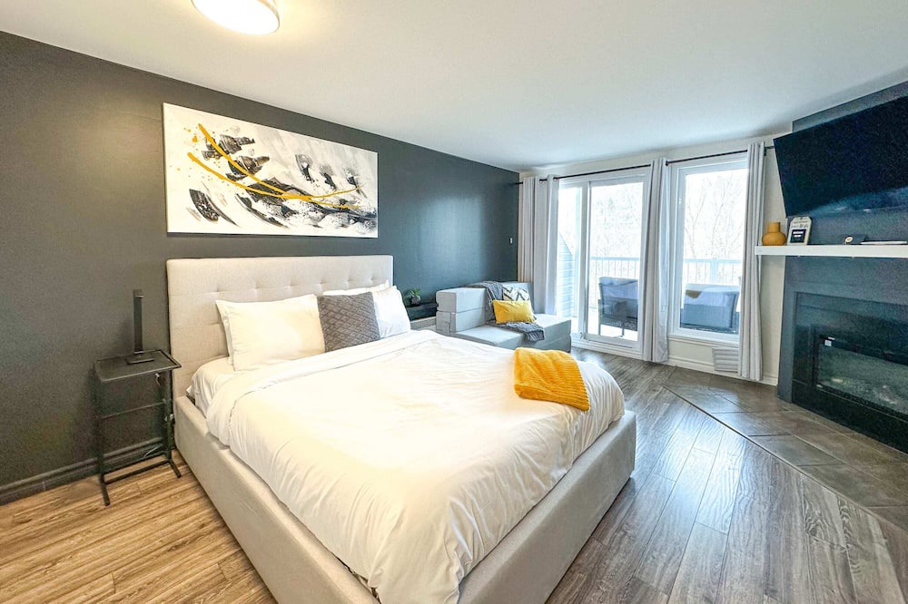 Mont-Tremblant Village Apartment | Studio LIVTremblant 204 by Gestion ELITE