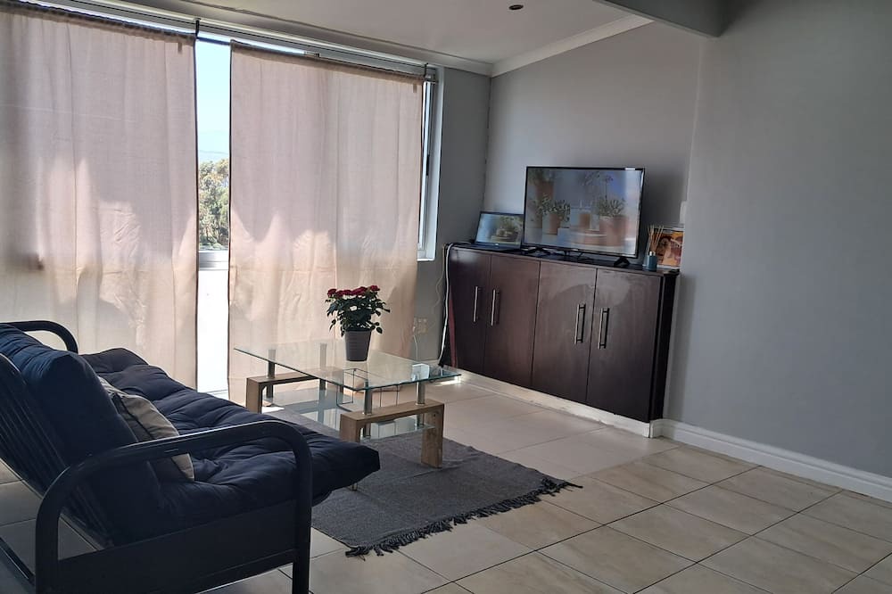 Mountainside Apartment | 1-bedroom apartment in picturesque Gordon's bay - Cape town with ocean view