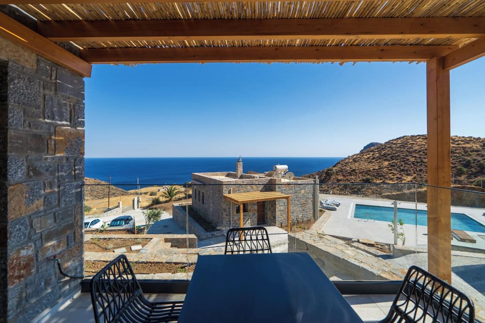 Lentas Villa | Luxury 1BR Villa with Shared Pool and Fantastic Sea view & Mountain view