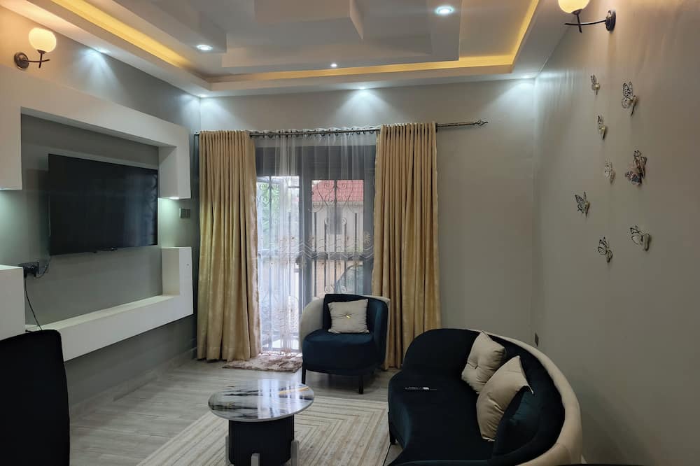 Mukono Apartment | 2-bedroom, 2 units corporate Nsubbe apartment in charming Mukono with WiFi