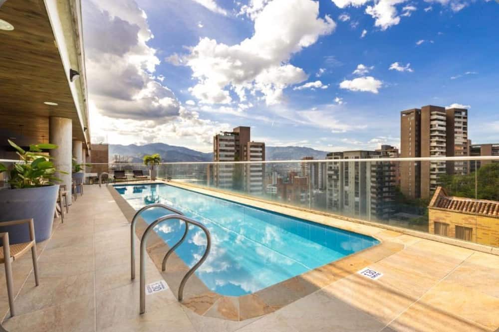 El Castillo Apartment | El Poblado near Provenza, cool apartment with swimming pool and sharing areas.