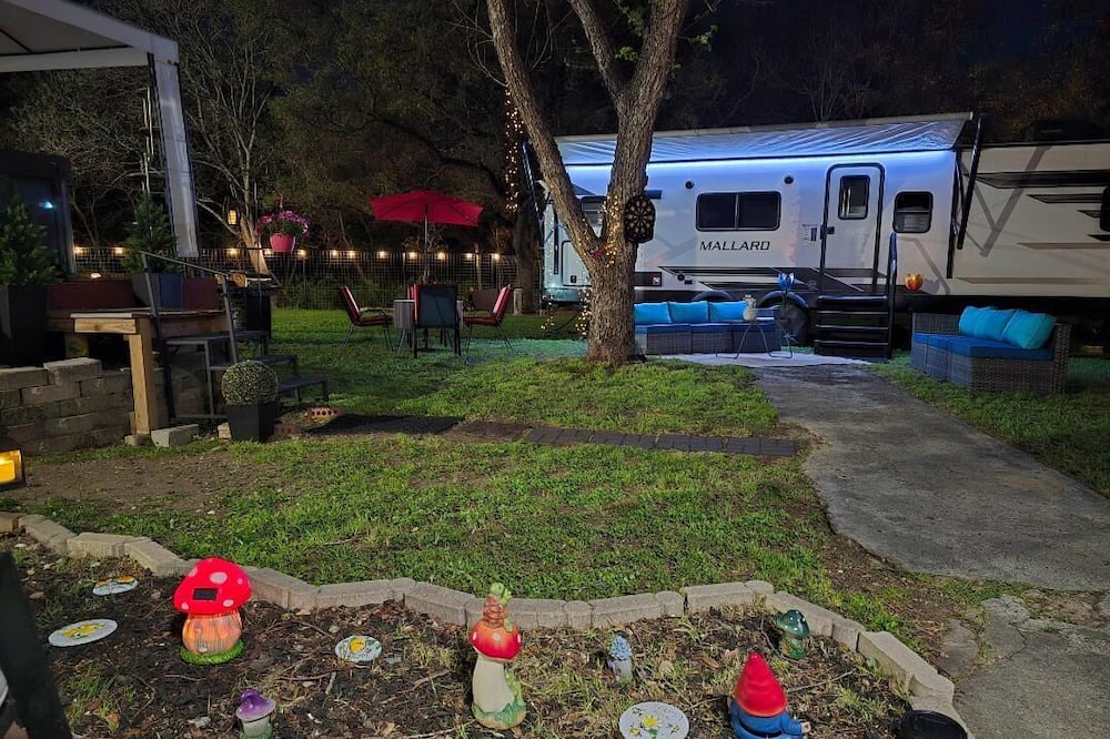 Leon Valley House | Glamping in the City! nA beautiful two acre country pocket in the city