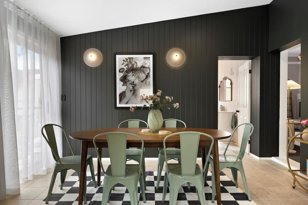 Sheedys Gully Cottage | sage cottage, lithgow - modern - close to blue mountains - close to CBD