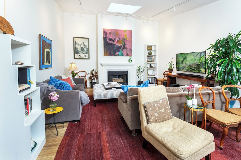 Sonoma House | Charming Garden 2bdrm 2ba on Quiet Cul-de-Sac Walkable to Shopping & Plaza