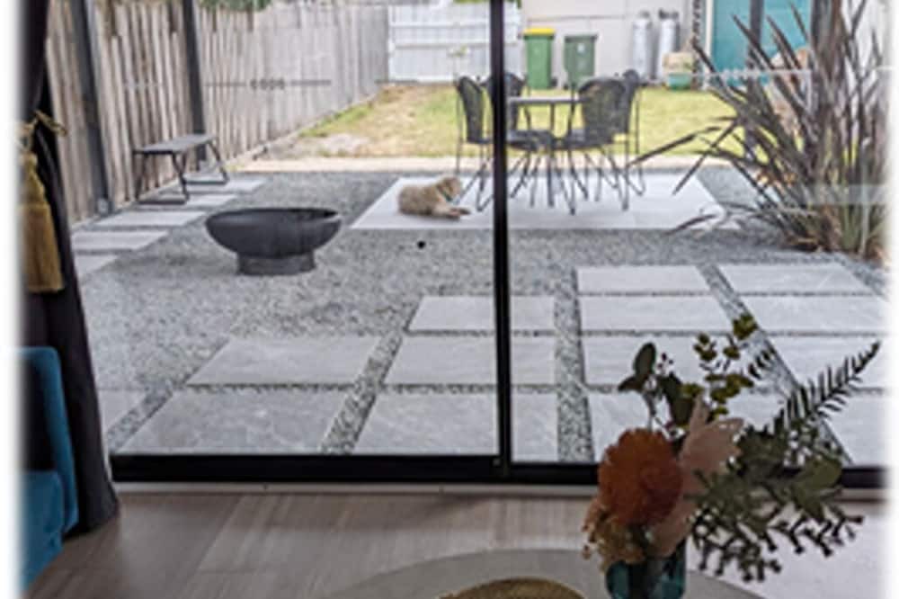 Lakes Entrance Apartment | Lakes Entrance Cosy Studio Within Walking Distance to Town, Beach, Restaurants