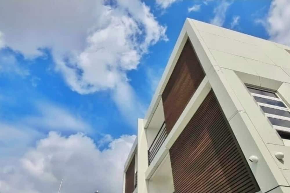Noord Apartment | Modern 2-Bedroom Apartment with AC & WiFi in Central Paramaribo