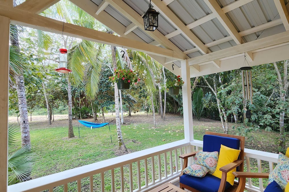Spanish Lookout Cottage | Charming 2-bedroom cottage in tranquil Spanish Lookout with AC, WiFi