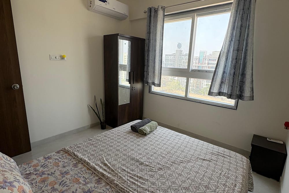 Balewadi Apartment | Chic 2-bedroom apartment with WiFi, AC in amazing Pune @ Balewadi High Street