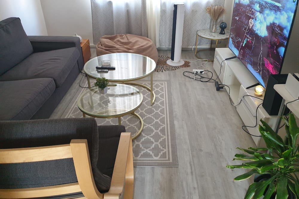 Gelsenkirchen-West Apartment | Charming Gelsenkirchen Apartment with Central Heating