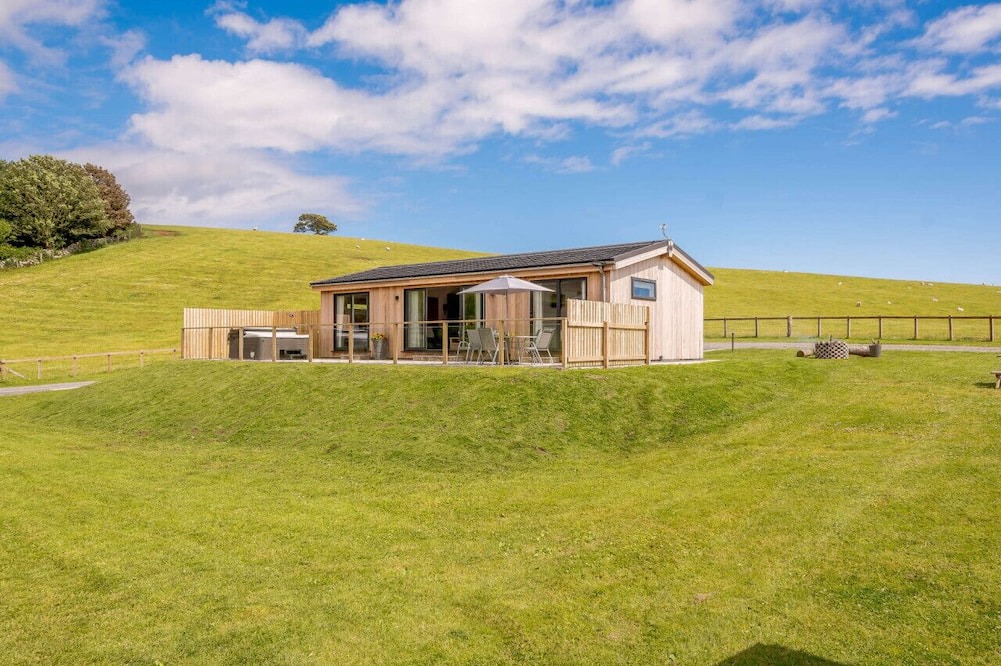 Sandyhills House | Hazel Lodge At Bengairn