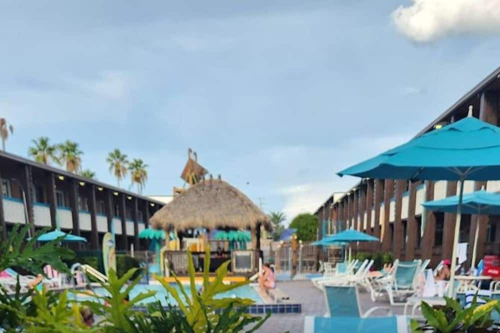 Cocoa Beach Resort | Charming 2-bedroom 2-bath resort in lovely Cocoa Beach!