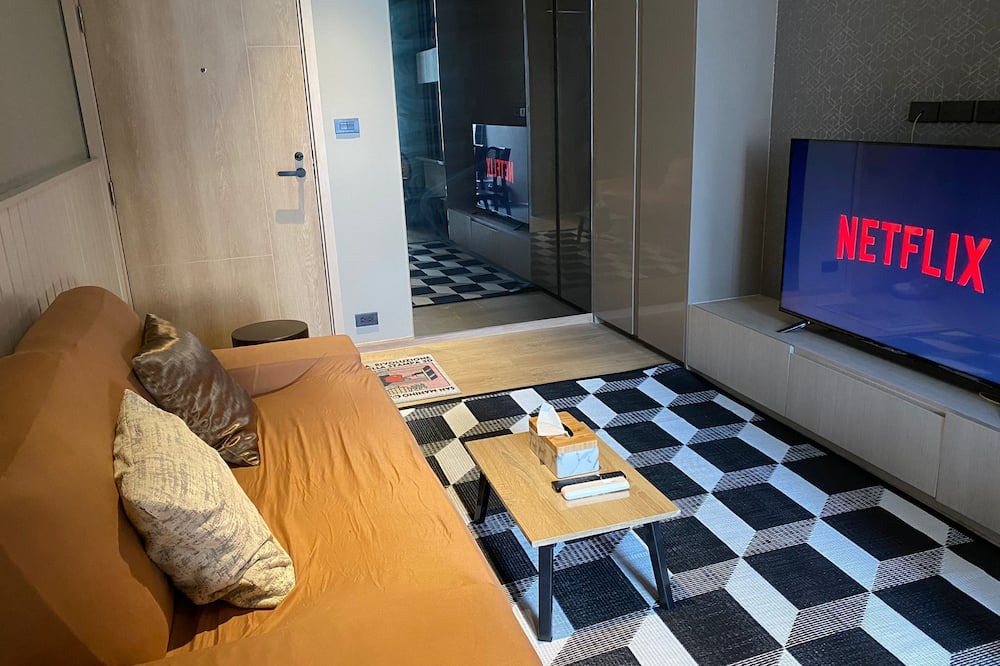 Wattana Apartment | Luxe High-Rise 1BR Sky Pool, Gym, with AC, WiFi