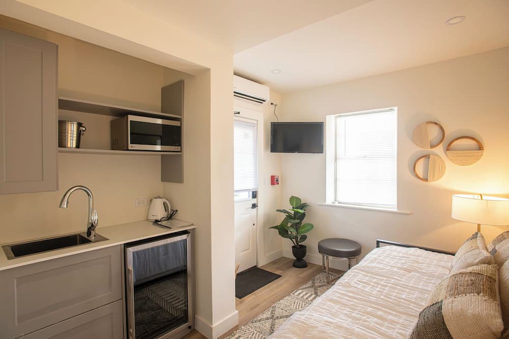 St. George's Hotel | Hillcrest Boutique Hotel, Main Villa Ground Floor Bachelor