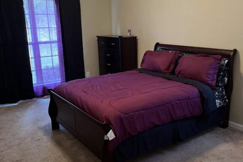 Hiram House | Charming 1-Master bedroom house in Hiram with AC, WiFi