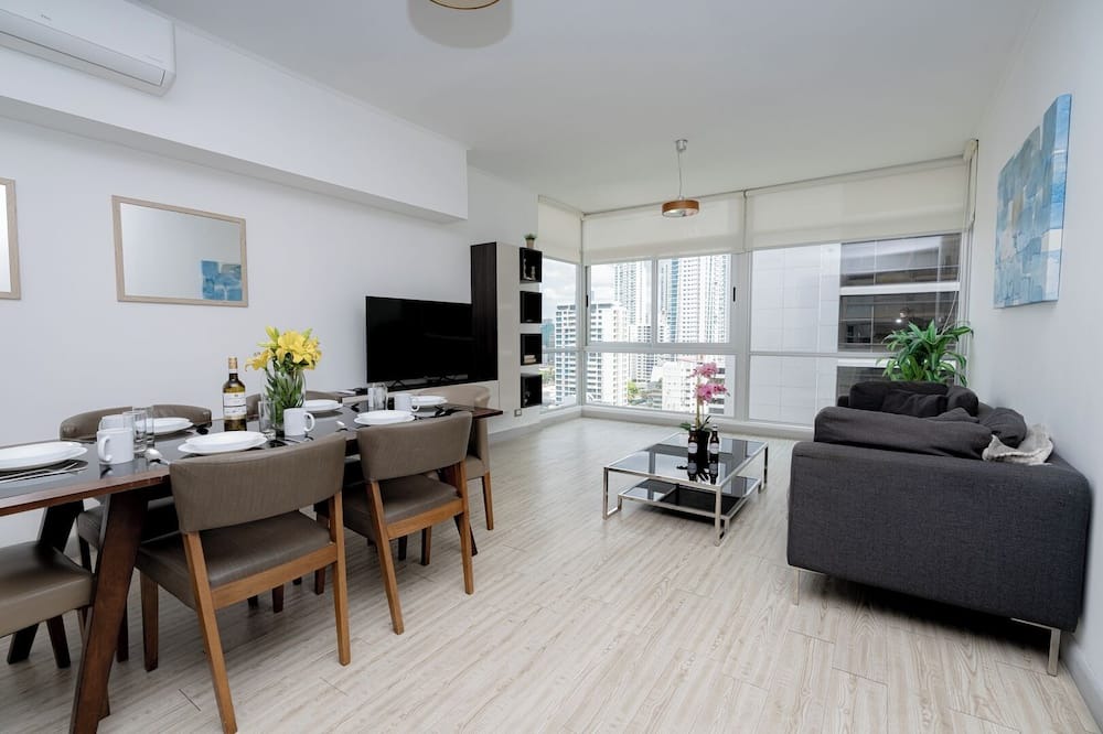 San Francisco Apartment | Apt 2 bedroom free parking and pool