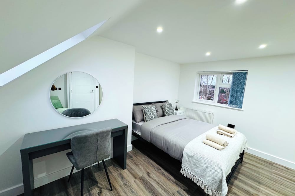 Quinton House | Stylish Stay In Birmingham